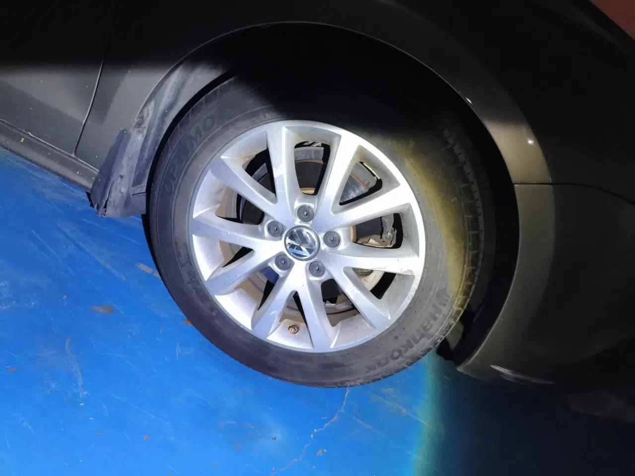 Volkswagen Sagitar 2012 1.6L Automatic Comfort Edition — миниатюра 8