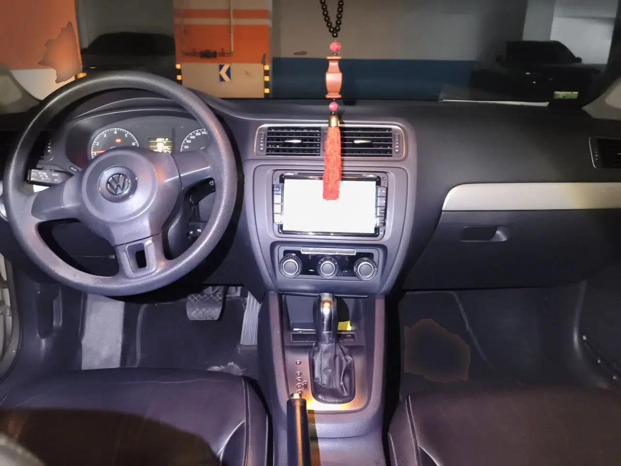 Volkswagen Sagitar 2012 1.6L Automatic Comfort Edition — миниатюра 9