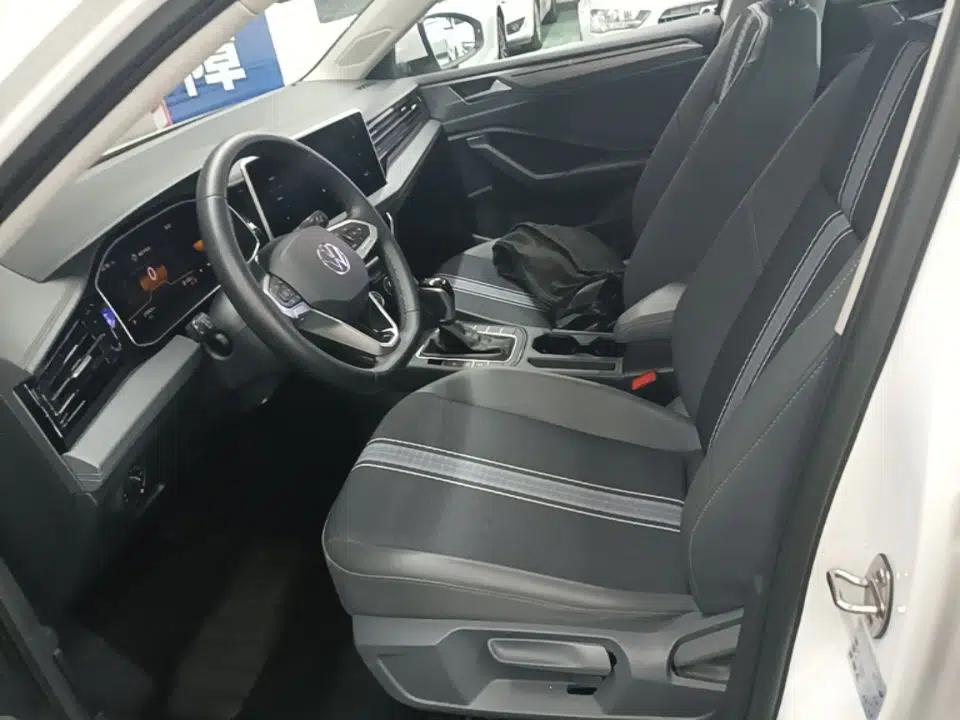 Volkswagen Sagitar 2024 200TSI DSG Flyover Edition — миниатюра 17