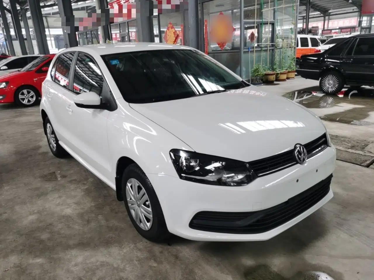 Volkswagen Polo 2016 1.4L Automatic Trendy Model — миниатюра 3