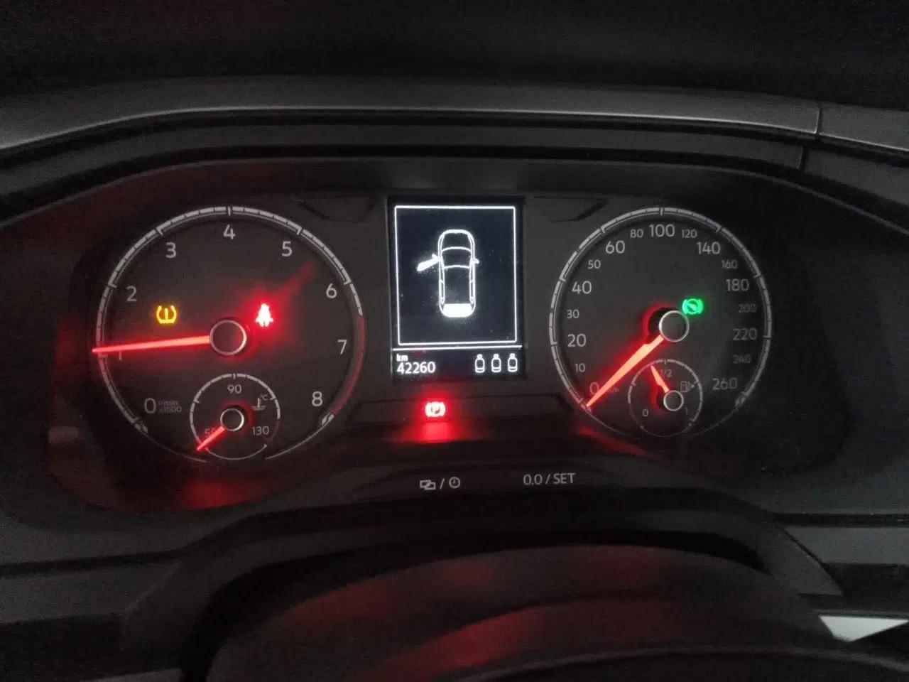 Volkswagen Polo 2019 Plus 1.5L Automatic Panoramic Enjoyment Edition — миниатюра 11