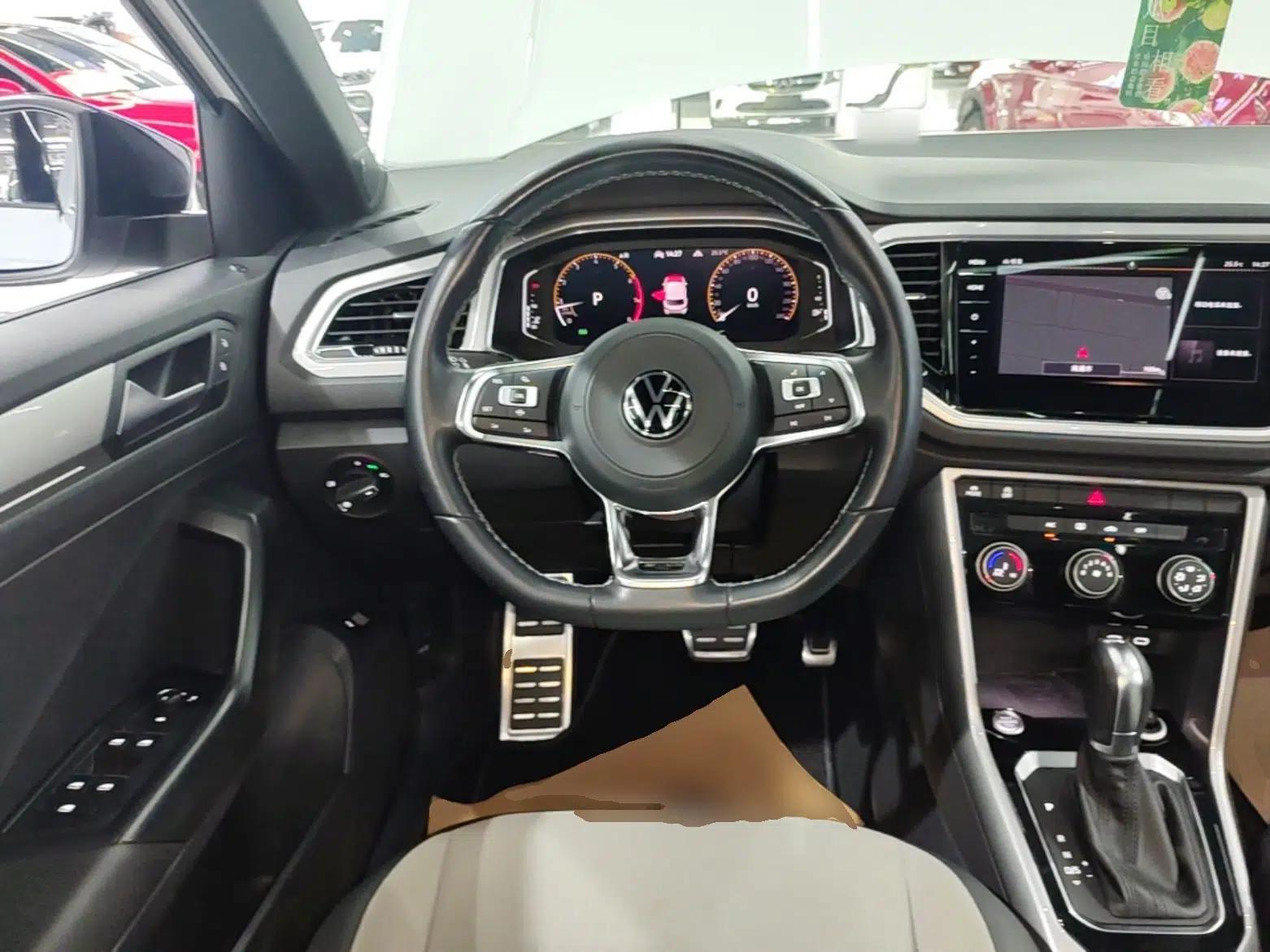 Volkswagen T-ROC 2021 280TSI DSG Two-Wheel Drive R-Line Pro Connected Version — миниатюра 13