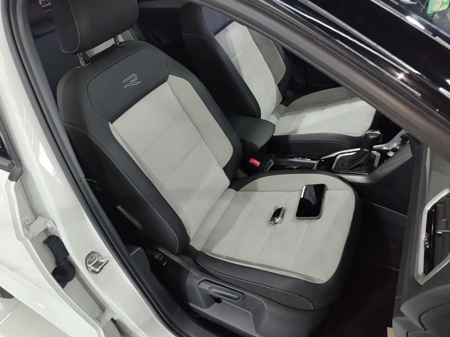 Volkswagen T-ROC 2021 280TSI DSG Two-Wheel Drive R-Line Pro Connected Version — миниатюра 19