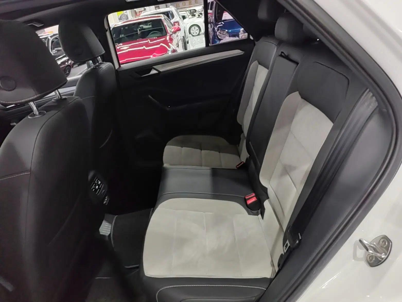 Volkswagen T-ROC 2021 280TSI DSG Two-Wheel Drive R-Line Pro Connected Version — миниатюра 20