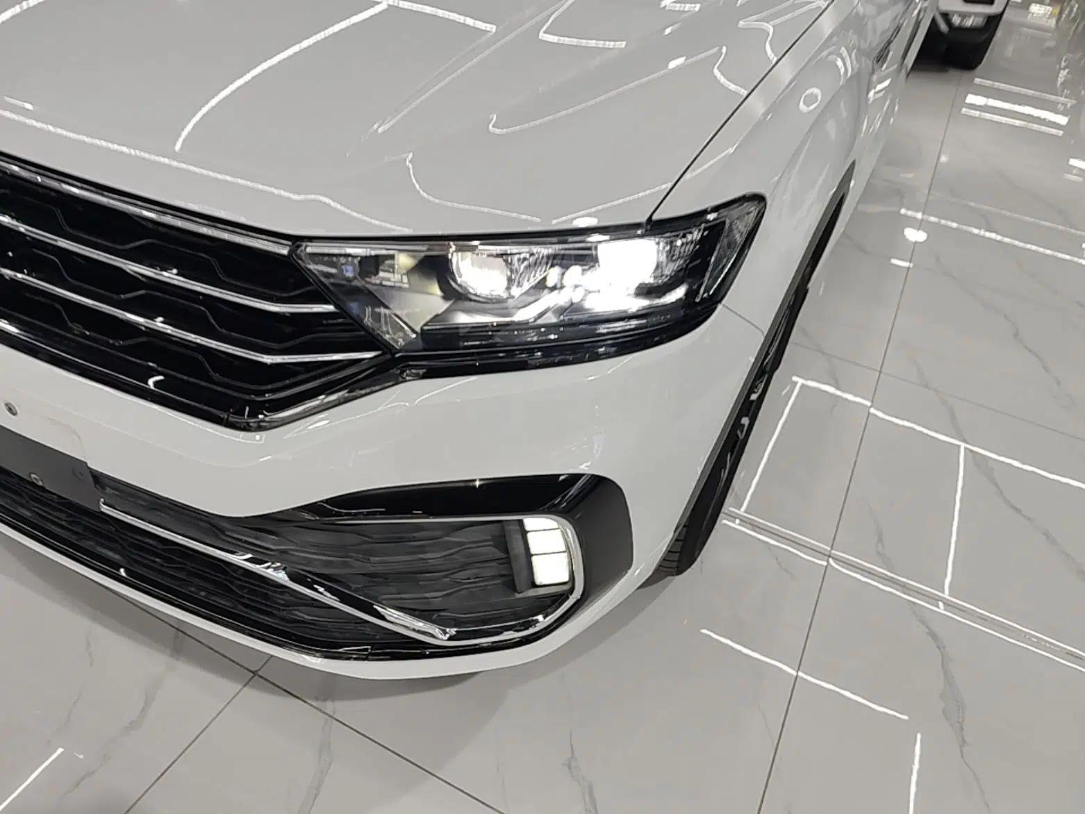 Volkswagen T-ROC 2021 280TSI DSG Two-Wheel Drive R-Line Pro Connected Version — миниатюра 8