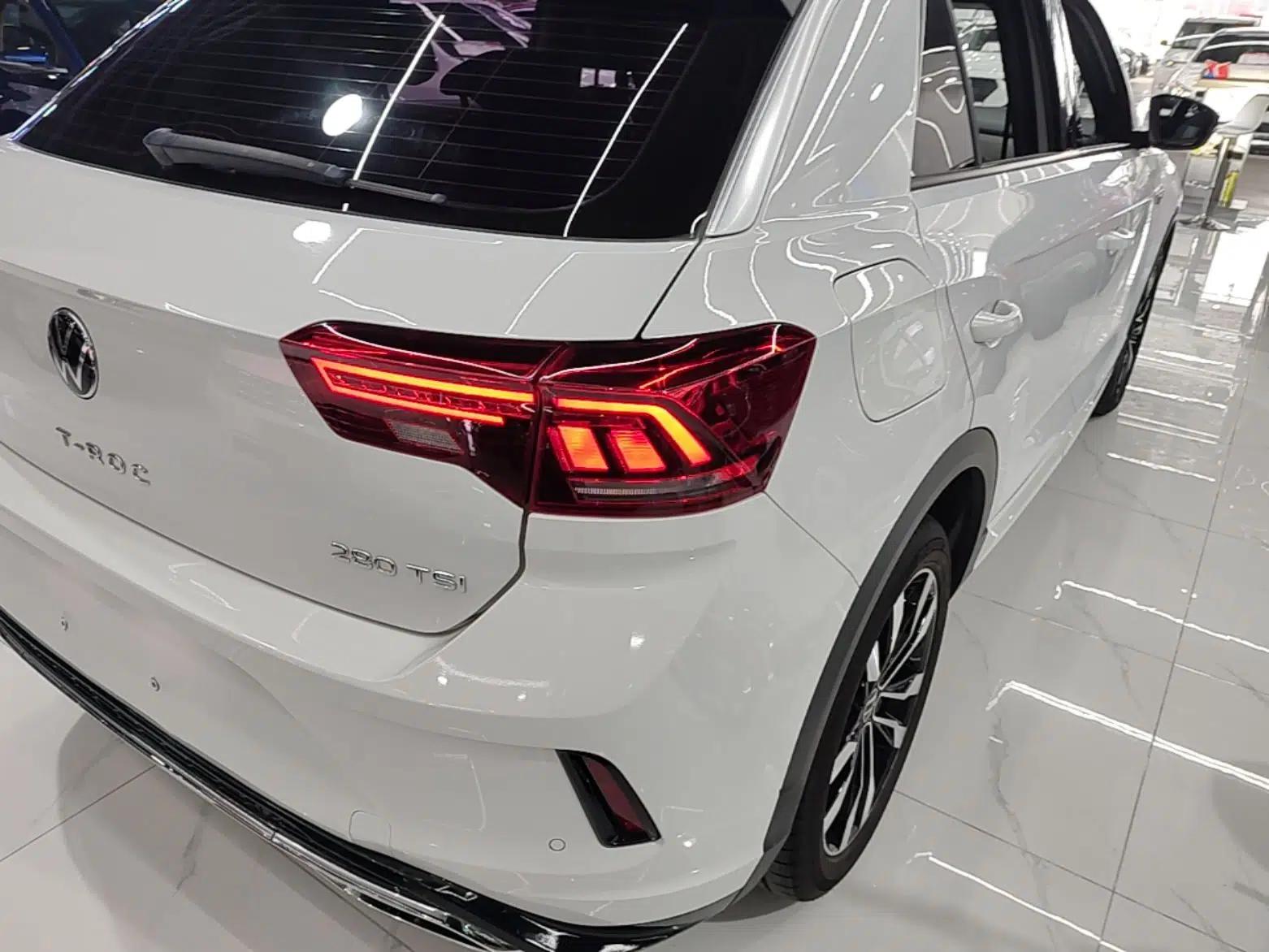 Volkswagen T-ROC 2021 280TSI DSG Two-Wheel Drive R-Line Pro Connected Version — миниатюра 9
