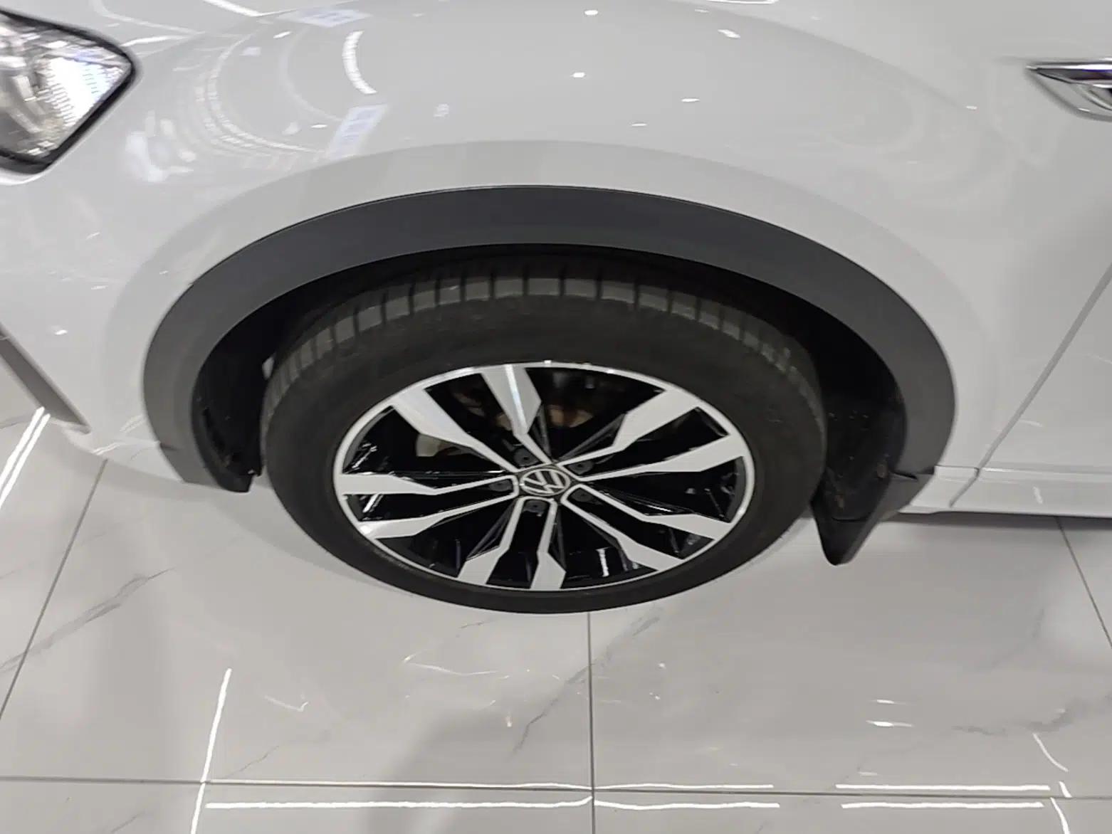 Volkswagen T-ROC 2021 280TSI DSG Two-Wheel Drive R-Line Pro Connected Version — миниатюра 10