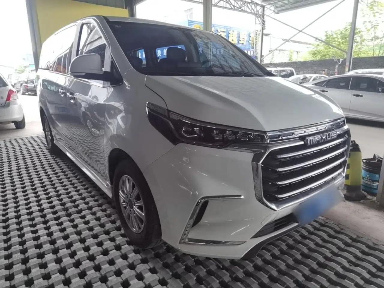 SAIC MAXUS G20 2023 Facelifted ES 2.0T Gasoline Automatic Value Edition — миниатюра 3