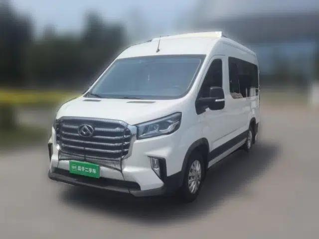 SAIC MAXUS Xintu V90 2023, 2.0-liter engine, 6 seats, automatic transmission, domestically produced, 10 kWh battery, solar panels, air conditioning, refrigerator.