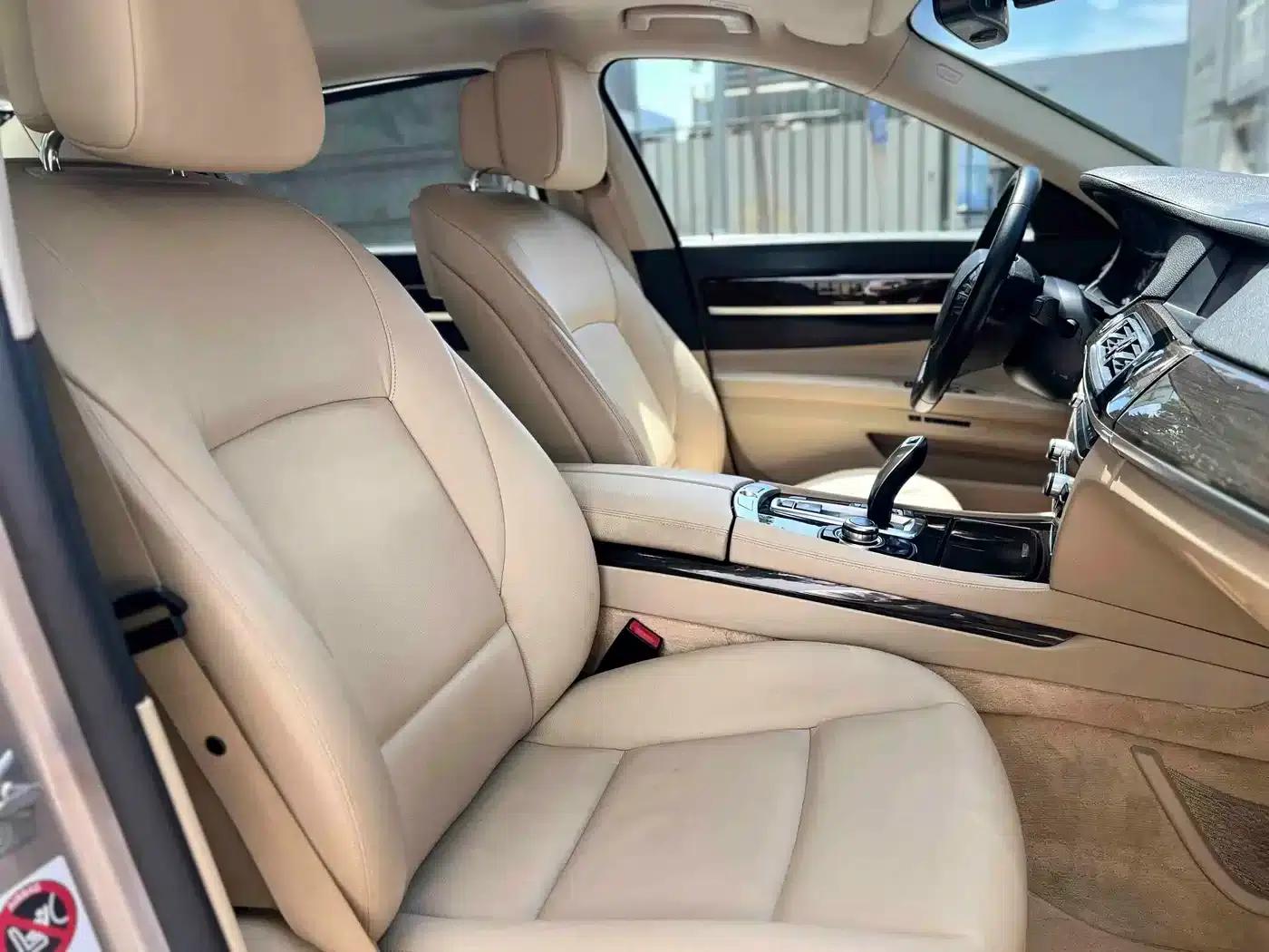 2011 BMW 7 Series 730Li Elegant Edition — миниатюра 12