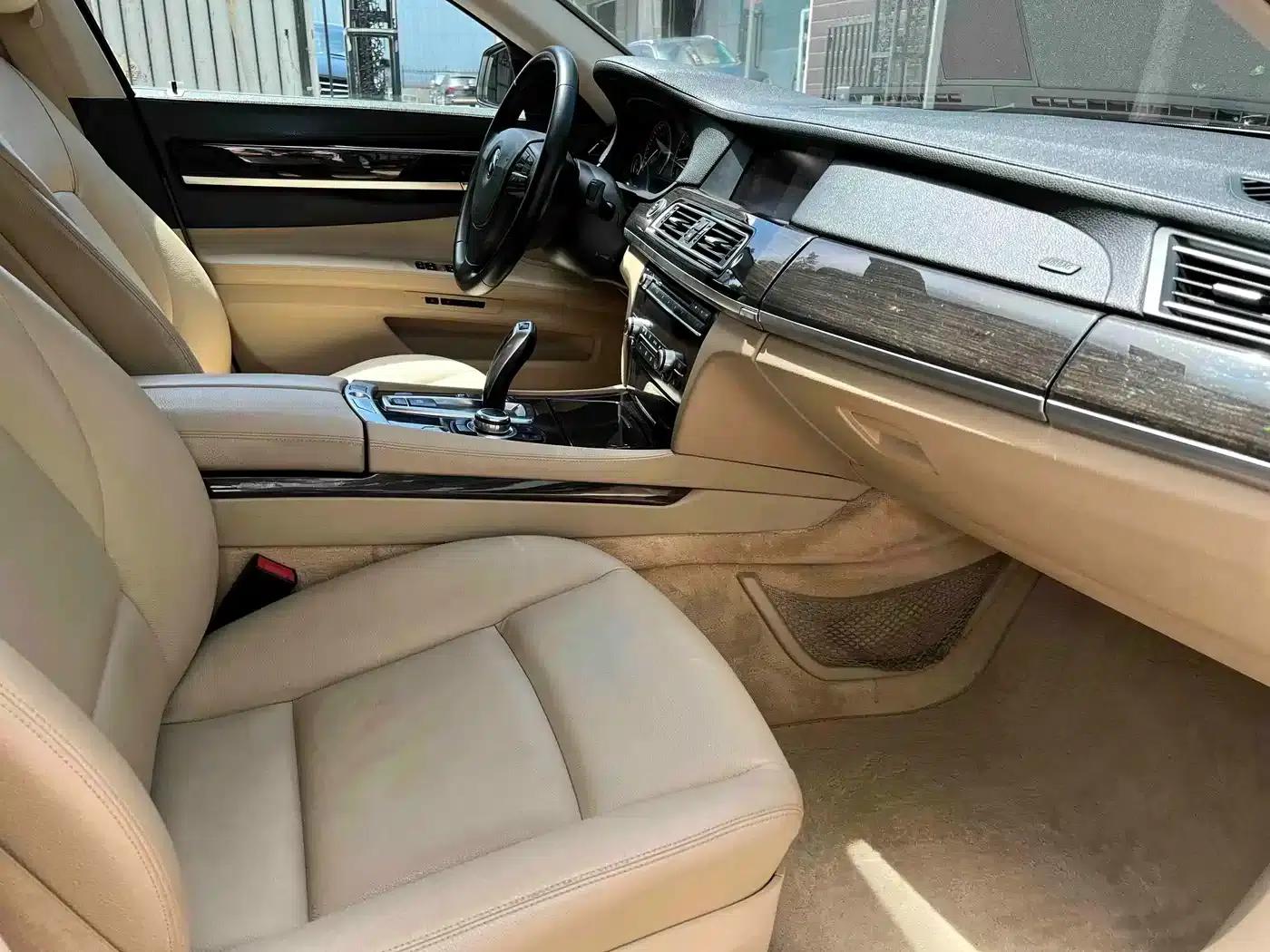 2011 BMW 7 Series 730Li Elegant Edition — миниатюра 14