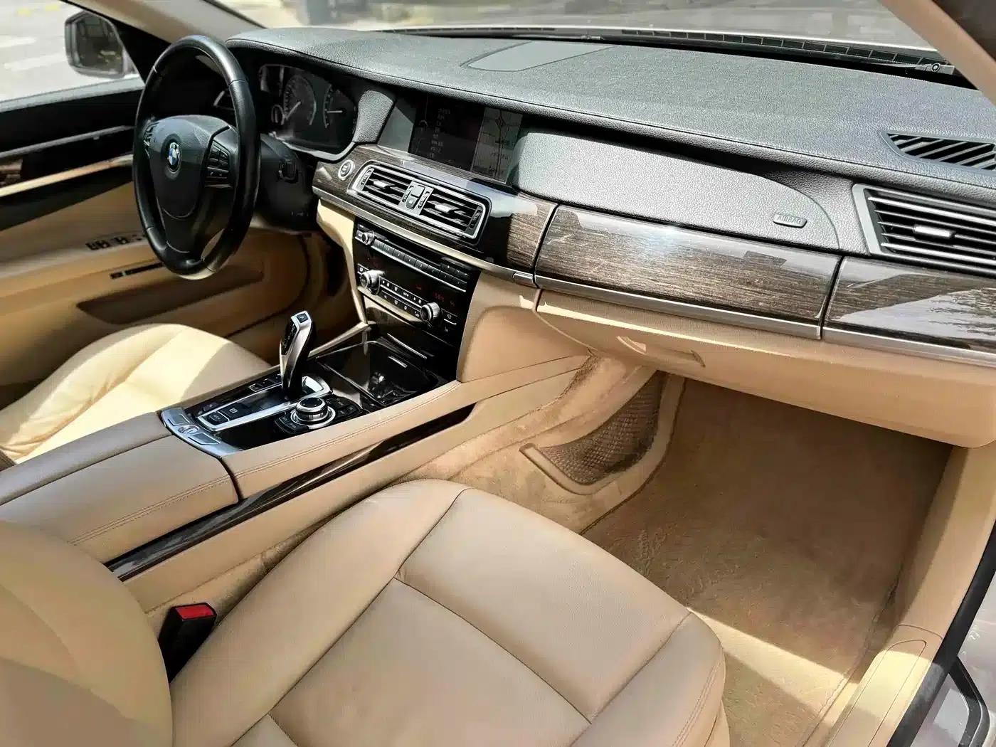 2011 BMW 7 Series 730Li Elegant Edition — миниатюра 15