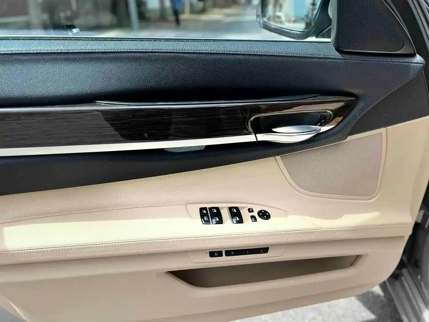 2011 BMW 7 Series 730Li Elegant Edition — миниатюра 22