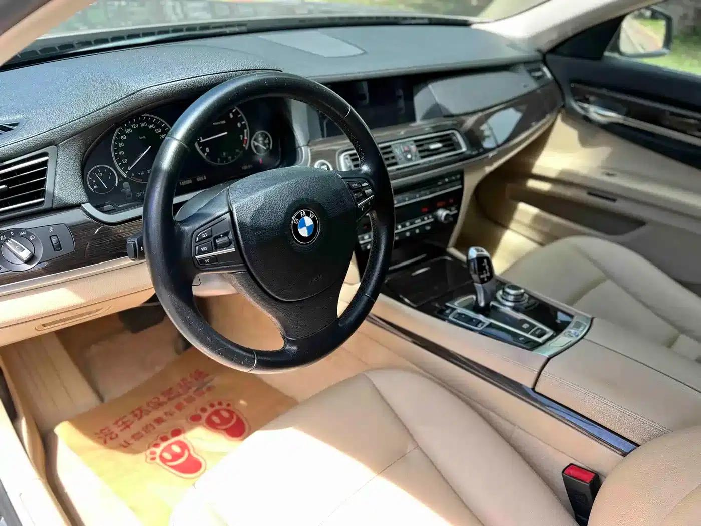 2011 BMW 7 Series 730Li Elegant Edition — миниатюра 25