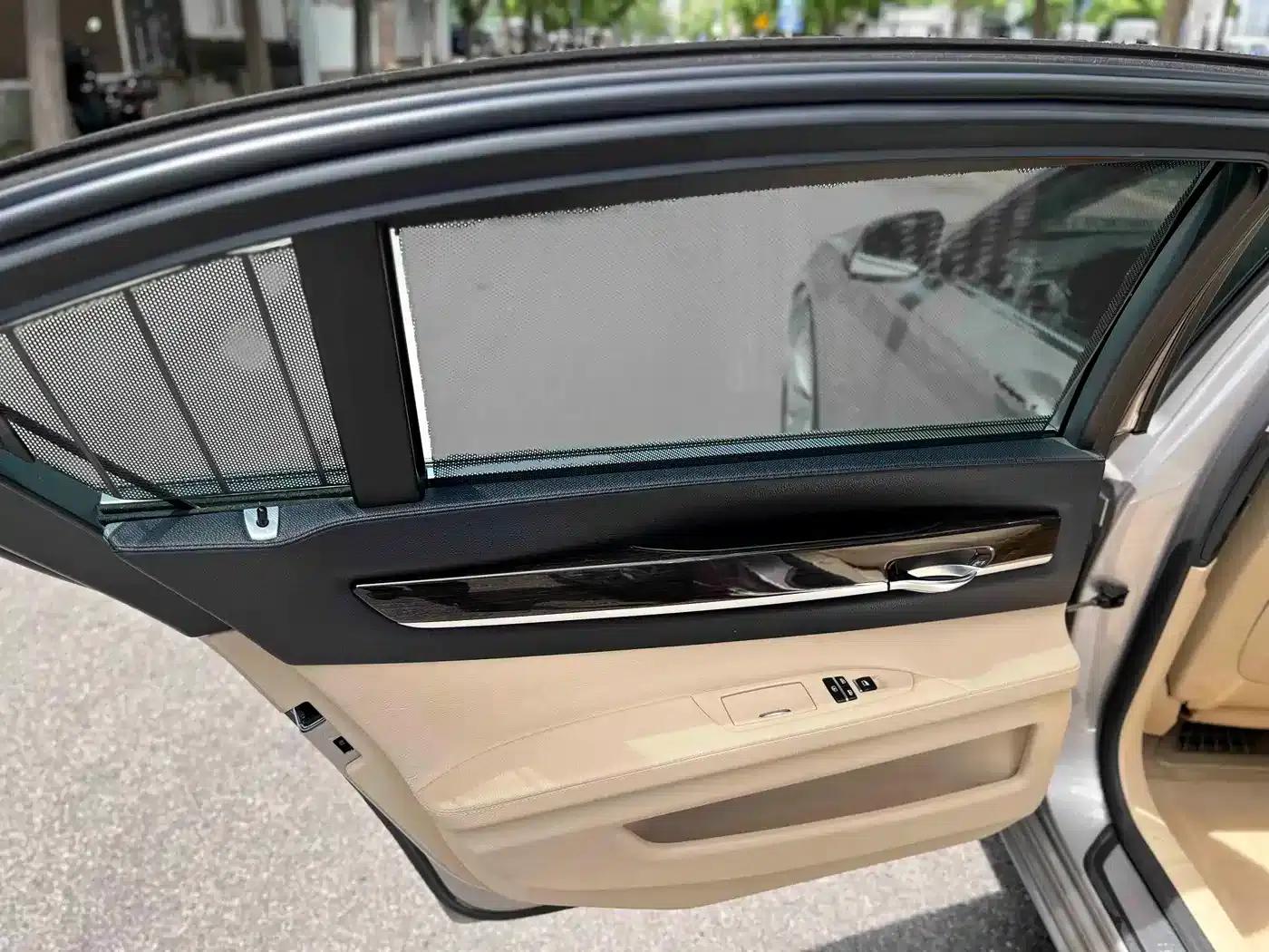 2011 BMW 7 Series 730Li Elegant Edition — миниатюра 10