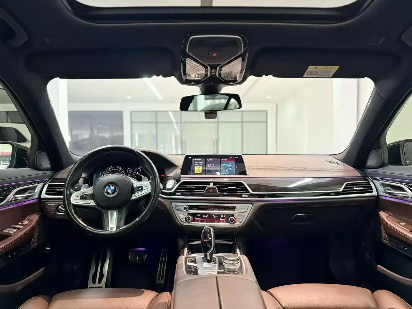 2018 BMW 7 Series 730Li Leading Edition M Sport Package — миниатюра 4