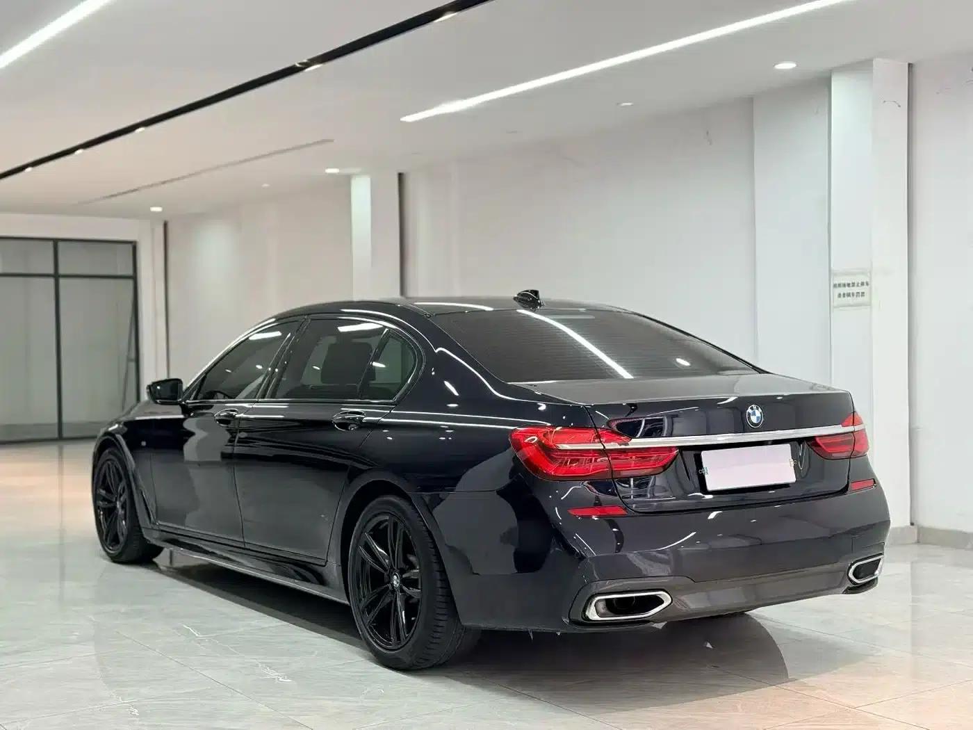 2018 BMW 7 Series 730Li Leading Edition M Sport Package — миниатюра 9