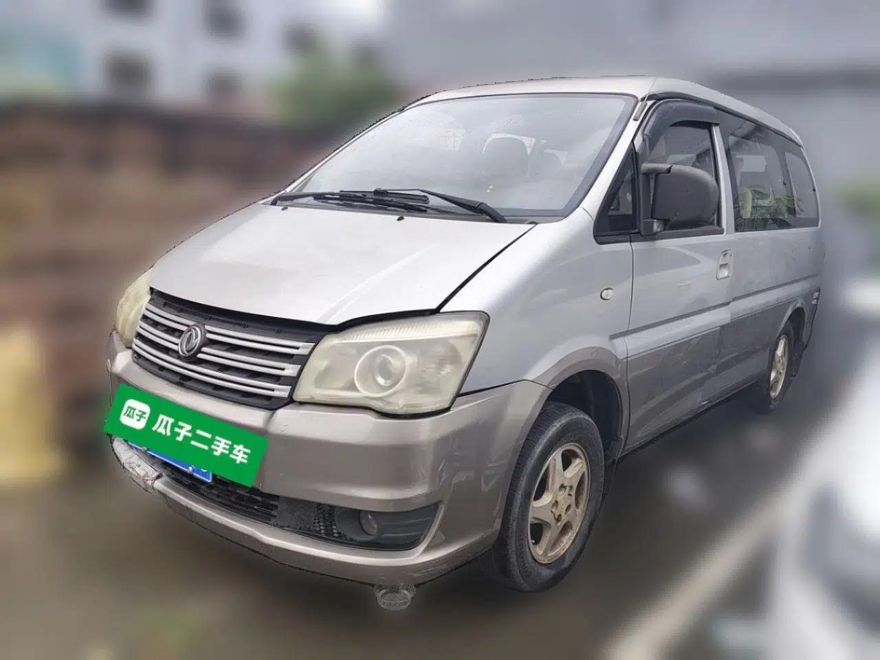 FORTHING Lingzhi 2015 M3 1.6L 7-Seater Comfort Model — миниатюра 1