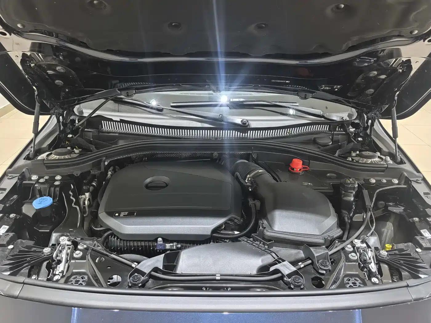2025 BMW 2 Series 225L M Sport Package — миниатюра 10
