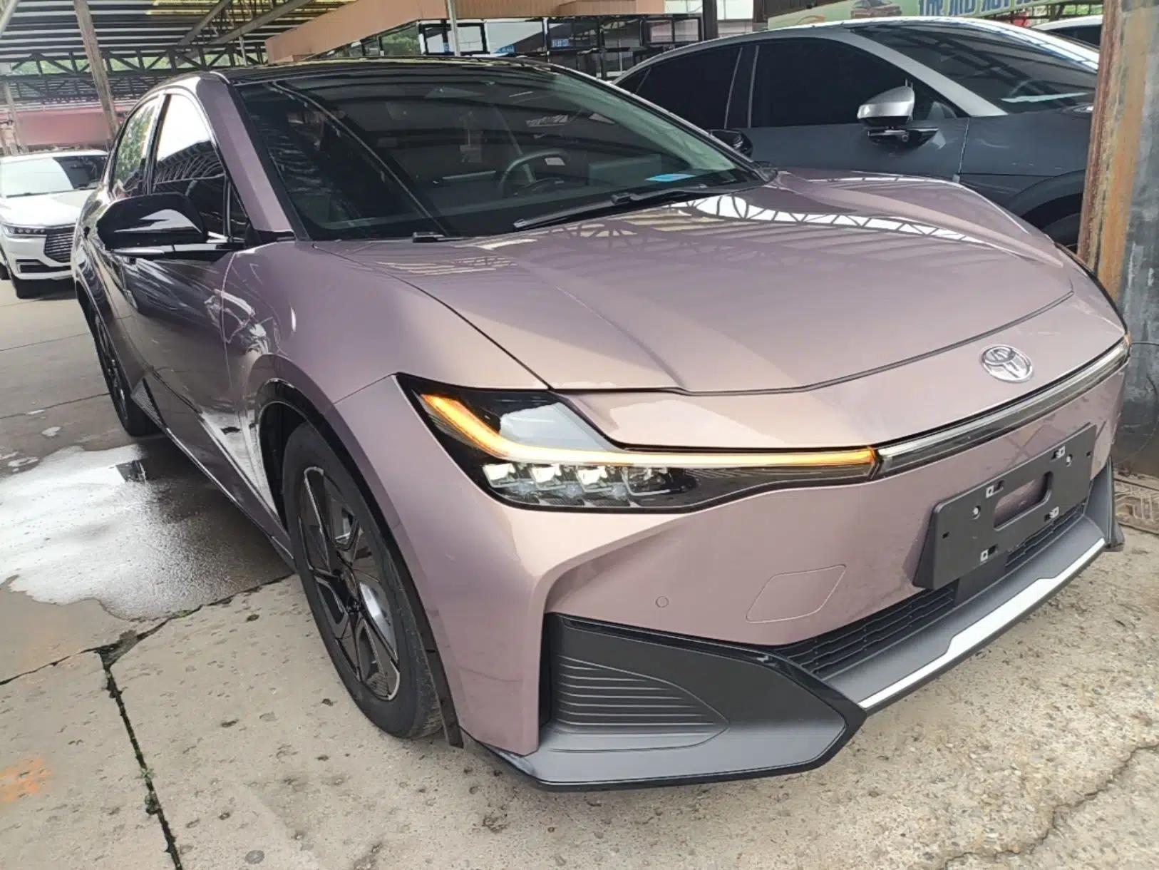 Toyota bZ3 2023 616 km Long-Range Premium — миниатюра 3