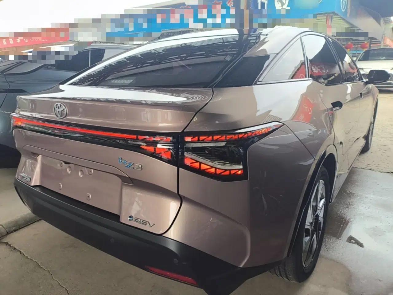 Toyota bZ3 2023 616 km Long-Range Premium — миниатюра 6