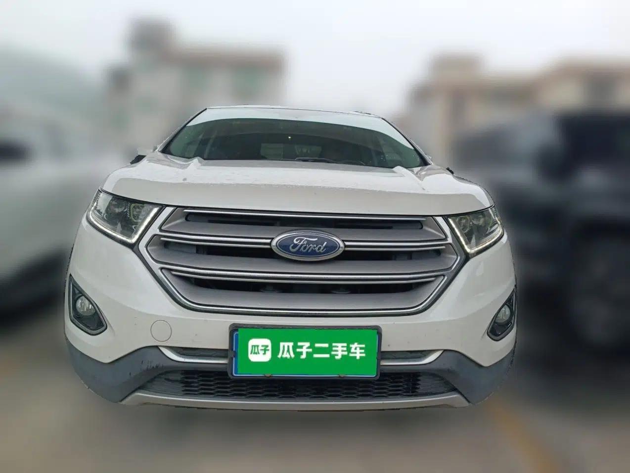 Ford Edge 2016 EcoBoost 245 Two-Wheel-Drive Titanium 7-Seater — миниатюра 2