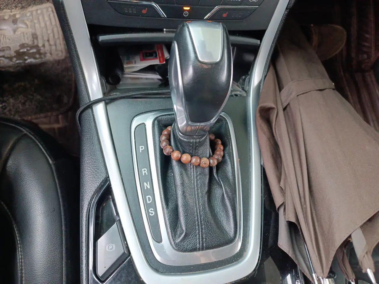 Ford Edge 2016 EcoBoost 245 Two-Wheel-Drive Titanium 7-Seater — миниатюра 14
