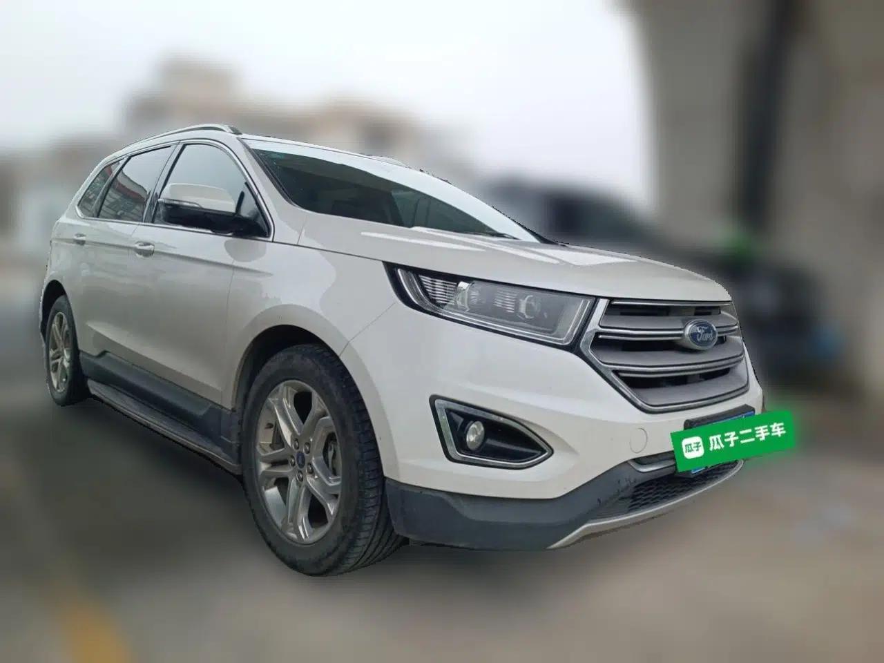 Ford Edge 2016 EcoBoost 245 Two-Wheel-Drive Titanium 7-Seater — миниатюра 3