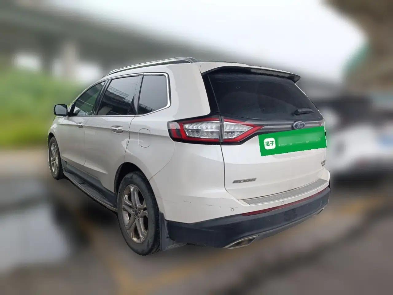 Ford Edge 2016 EcoBoost 245 Two-Wheel-Drive Titanium 7-Seater — миниатюра 4