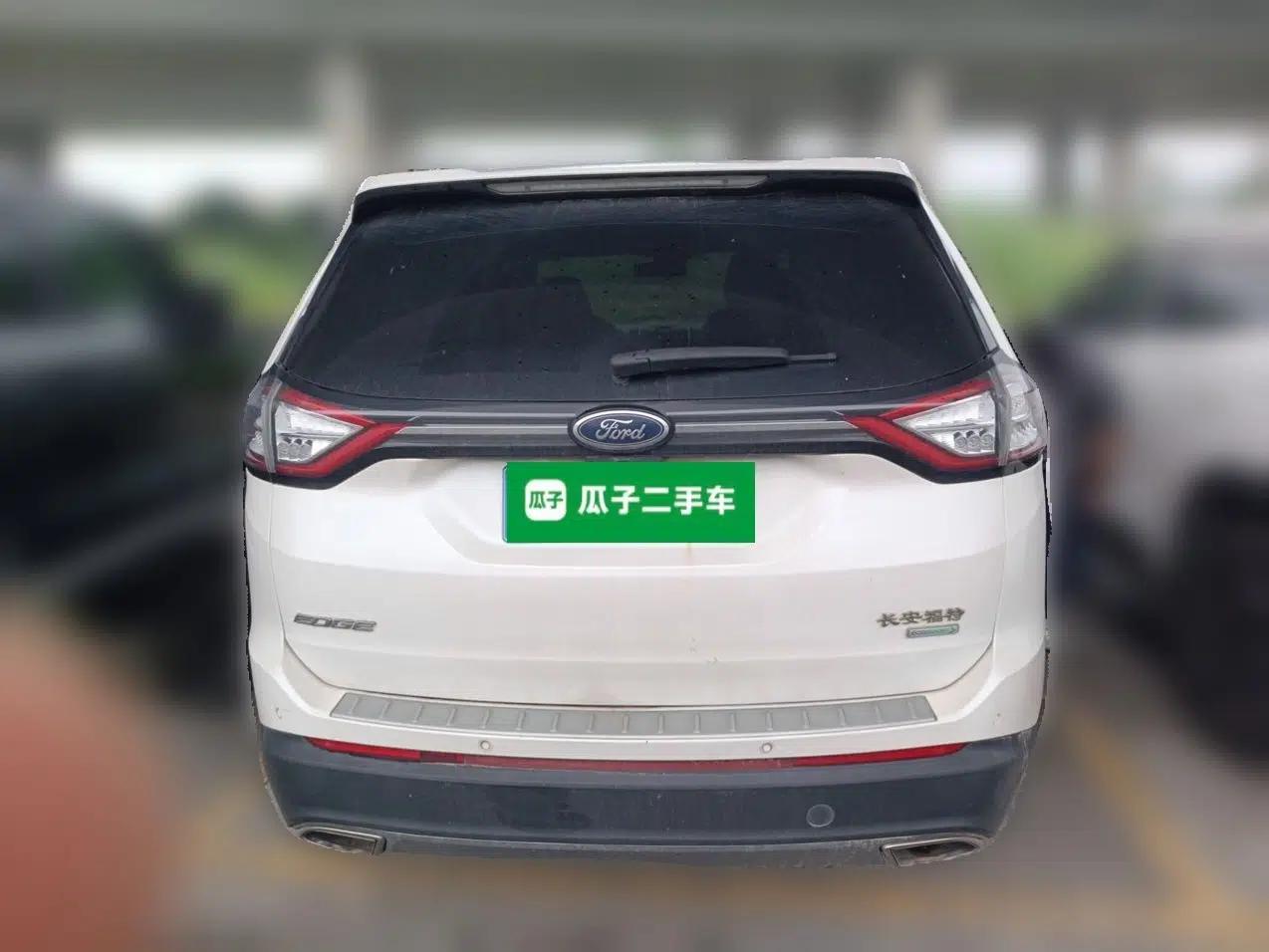 Ford Edge 2016 EcoBoost 245 Two-Wheel-Drive Titanium 7-Seater — миниатюра 5
