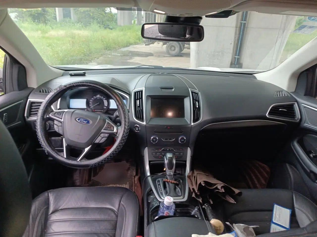 Ford Edge 2016 EcoBoost 245 Two-Wheel-Drive Titanium 7-Seater — миниатюра 9