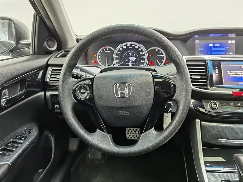 2016 Honda Accord 2.0L Comfort Edition — миниатюра 11
