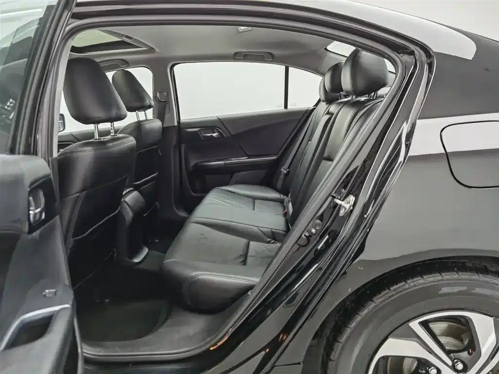 2016 Honda Accord 2.0L Comfort Edition — миниатюра 15