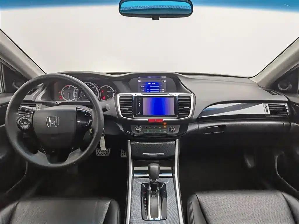 2016 Honda Accord 2.0L Comfort Edition — миниатюра 5