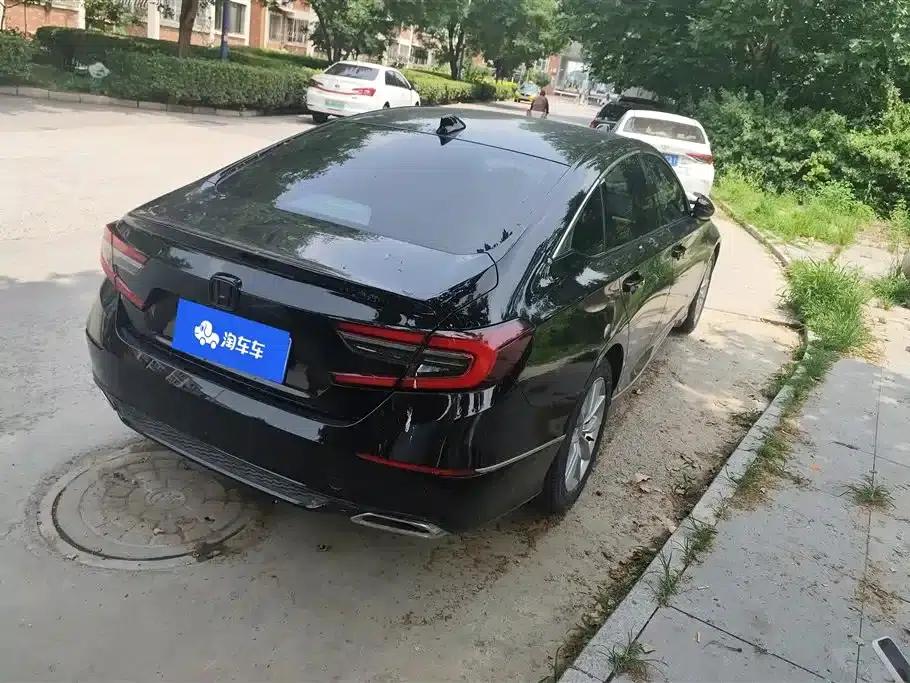 2022 Honda Accord 260TURBO Luxury Edition — миниатюра 3