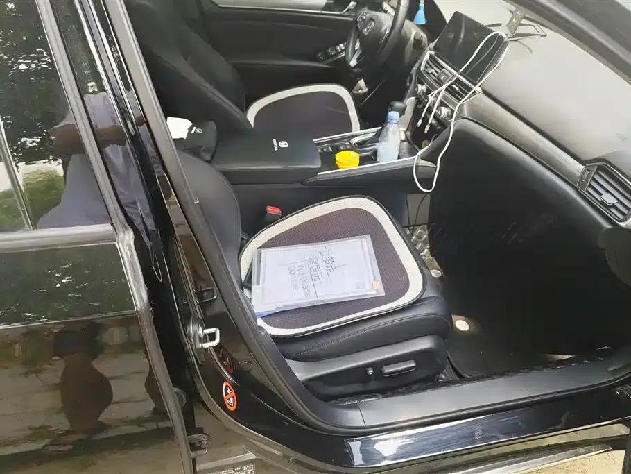 2022 Honda Accord 260TURBO Luxury Edition — миниатюра 8