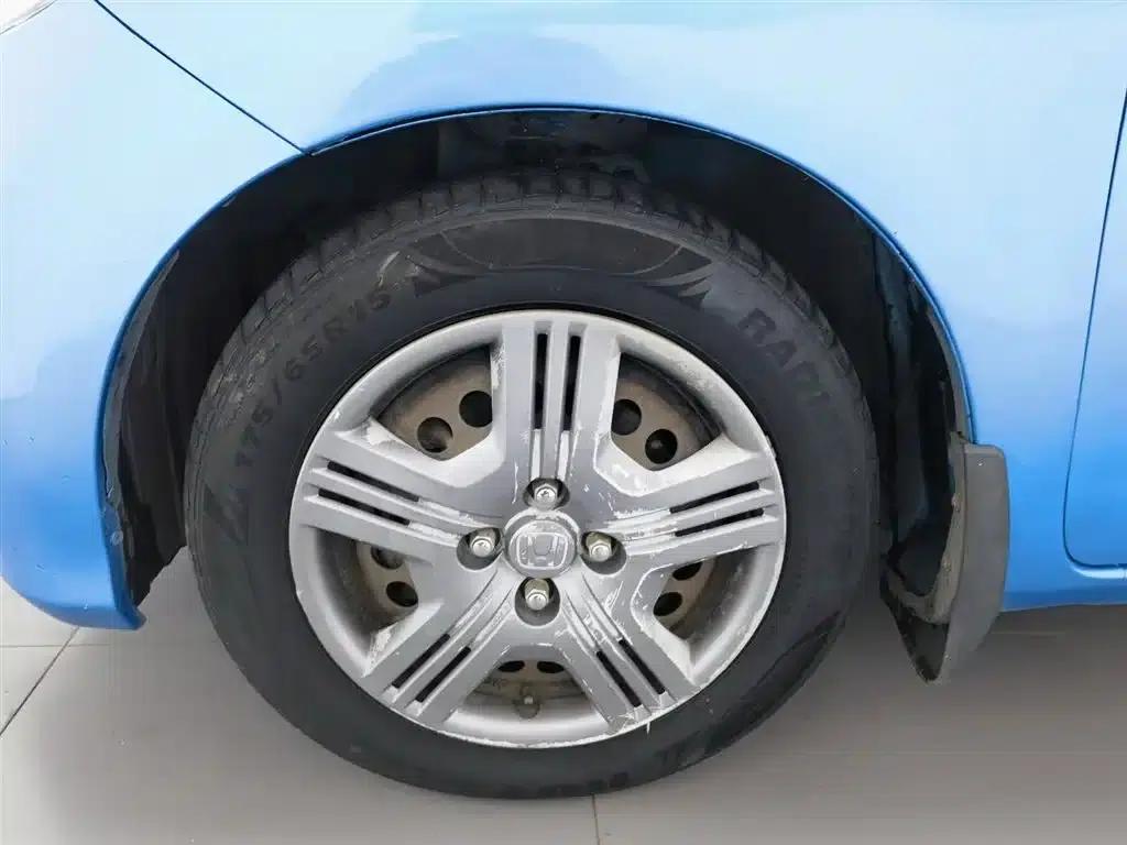 Honda Fit 2011 1.3L Manual Comfort Edition — миниатюра 17