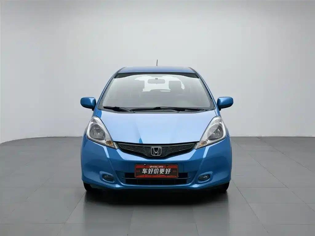 Honda Fit 2011 1.3L Manual Comfort Edition — миниатюра 3