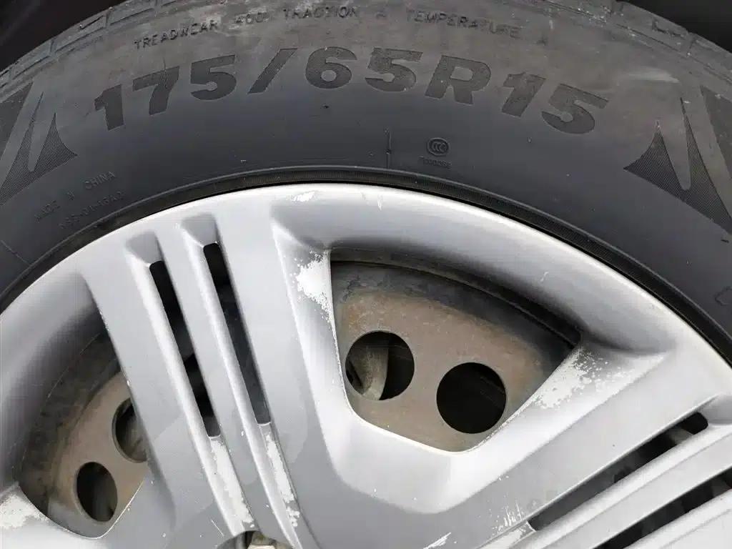 Honda Fit 2011 1.3L Manual Comfort Edition — миниатюра 24