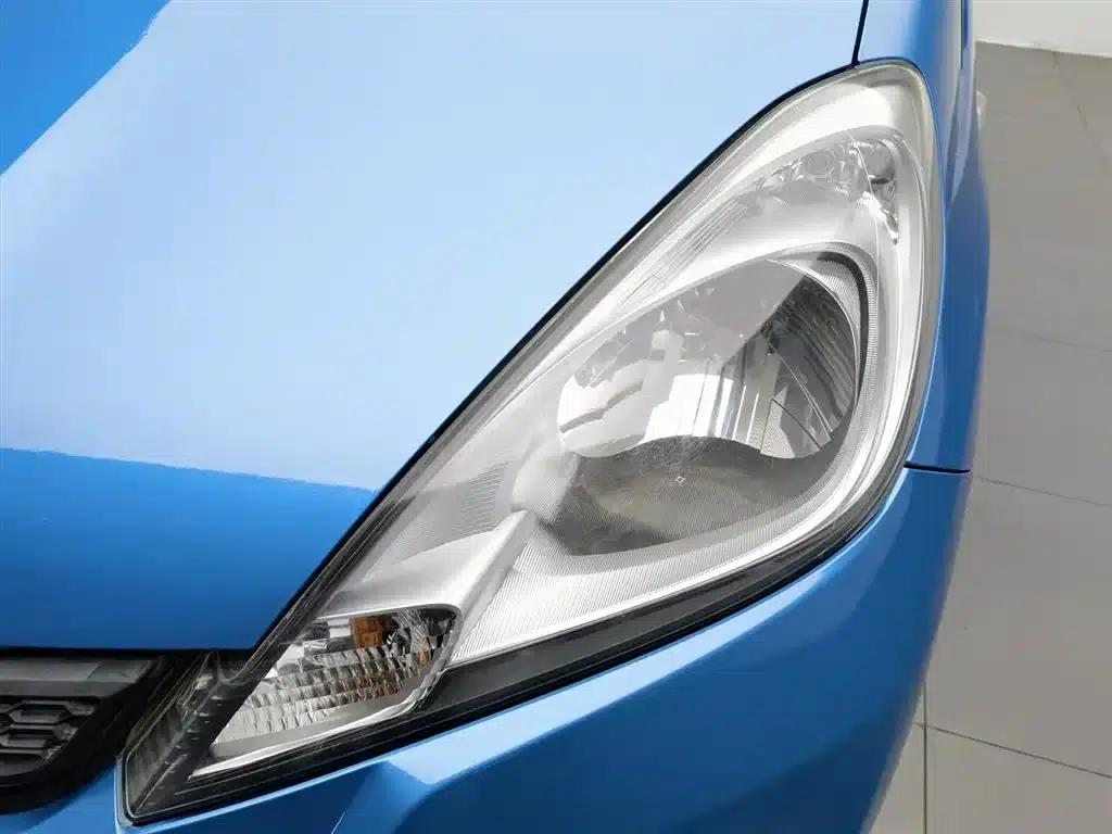 Honda Fit 2011 1.3L Manual Comfort Edition — миниатюра 7