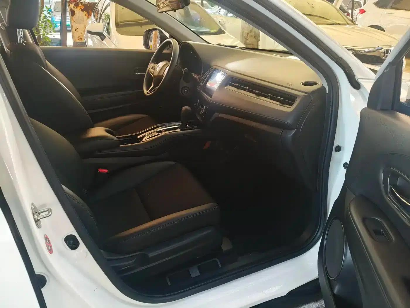 Vezel 2020 1.5L CVT Pioneer Edition — миниатюра 4