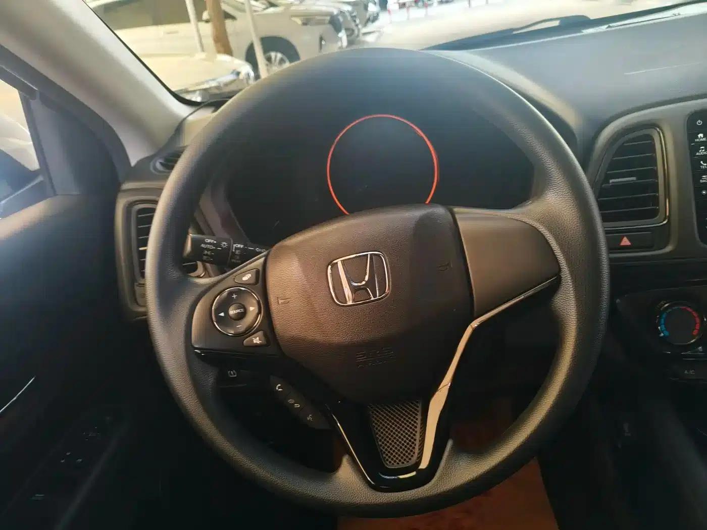 Vezel 2020 1.5L CVT Pioneer Edition — миниатюра 6