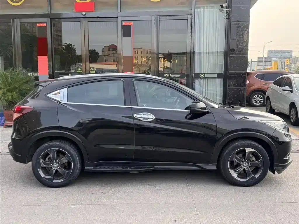 Vezel 2015 1.8L CVT 2WD Luxury — миниатюра 3