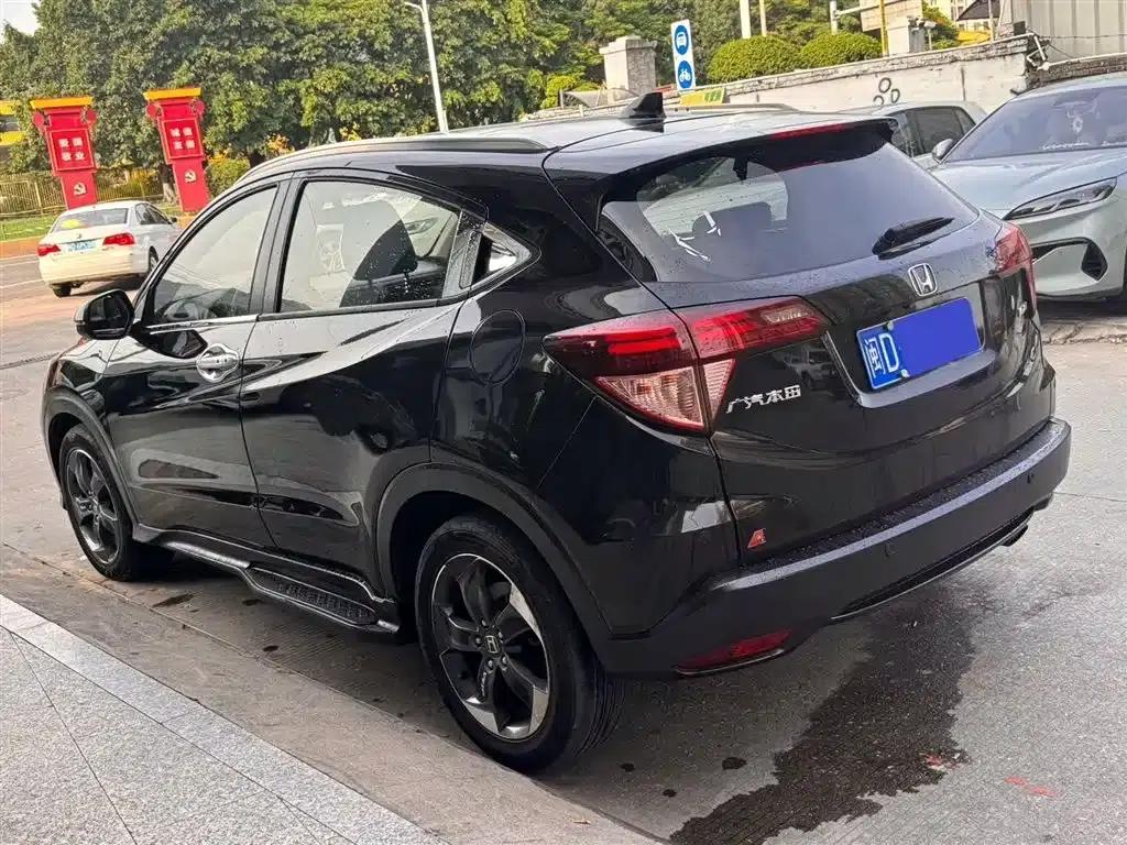 Vezel 2015 1.8L CVT 2WD Luxury — миниатюра 6