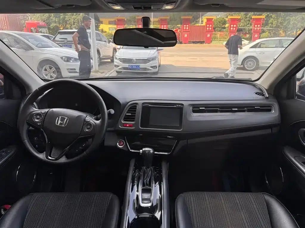 Vezel 2015 1.8L CVT 2WD Luxury — миниатюра 7