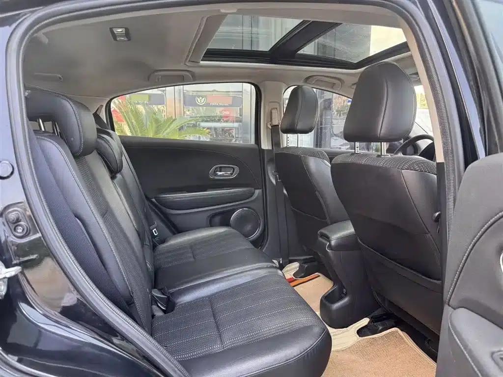 Vezel 2015 1.8L CVT 2WD Luxury — миниатюра 8