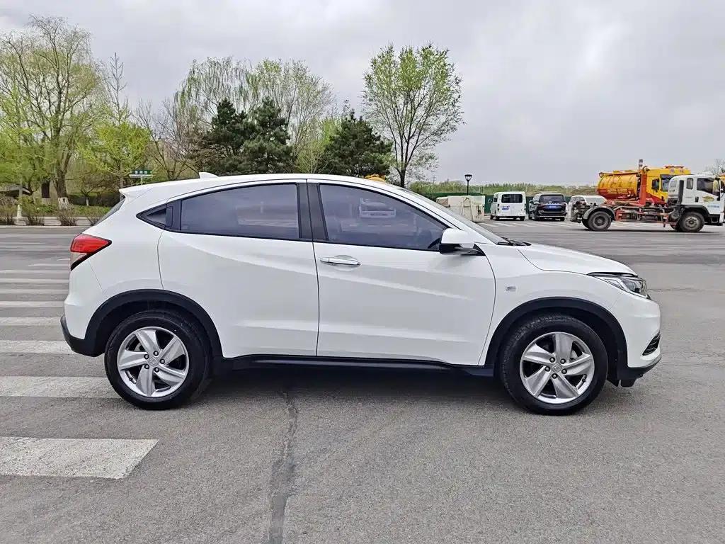 Vezel 2020 1.5L CVT Elite Edition — миниатюра 12