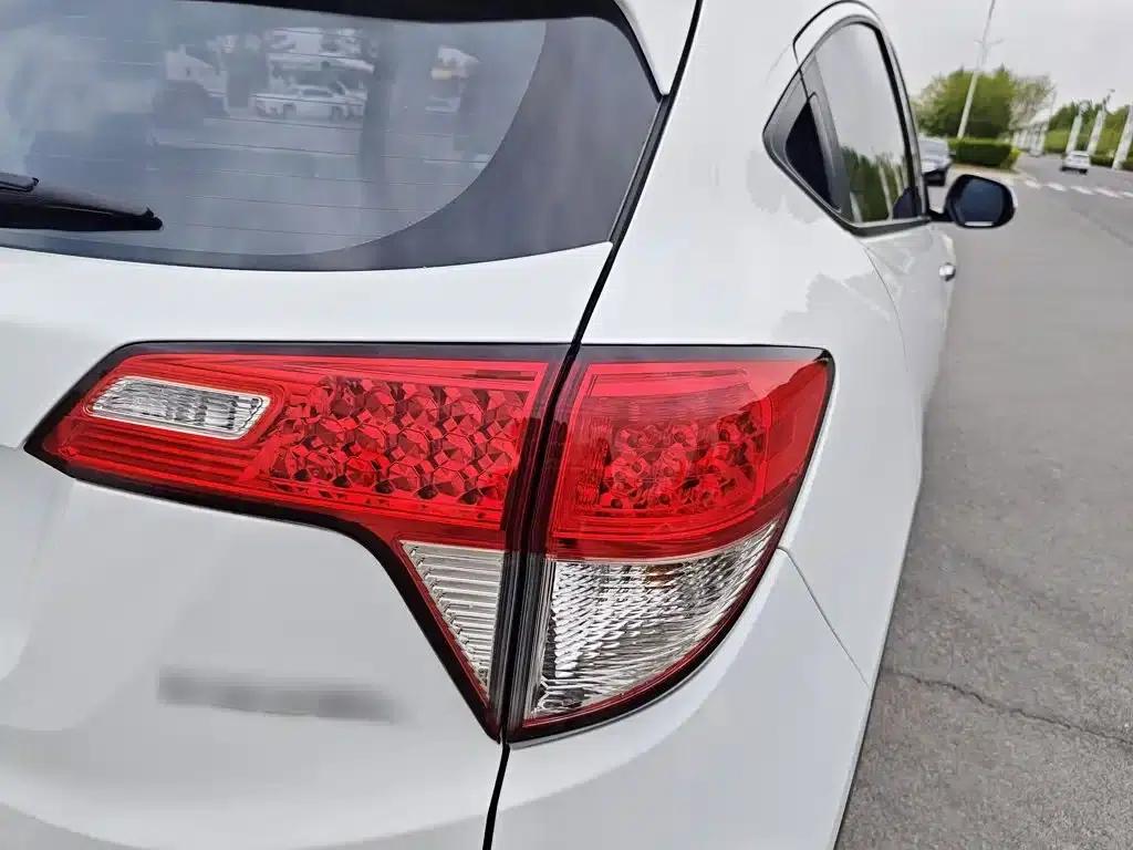 Vezel 2020 1.5L CVT Elite Edition — миниатюра 17