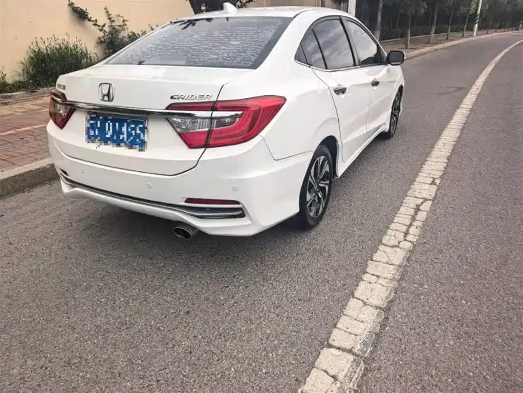 2017 Honda Crider 1.8L CVT Luxury Special Edition — миниатюра 3