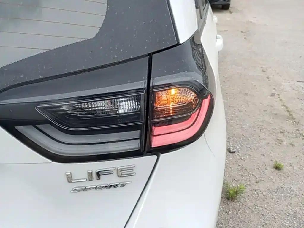 LIFE 2021 1.5L CVT SPORT Edition — миниатюра 8